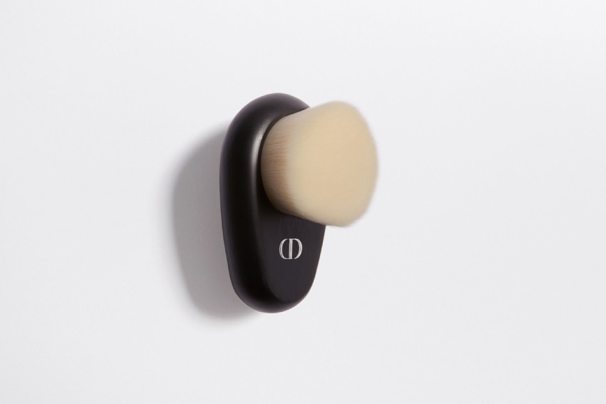 dior buffing brush